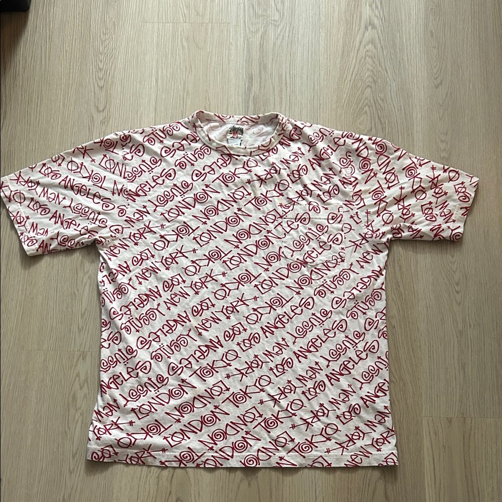 Y2K Vintage Stussy AOP Red and White Men’s Graphic Tee Medium
